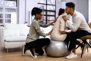 Doula,Therapist,Care,And,Treatment,For,Pregnant,Couple